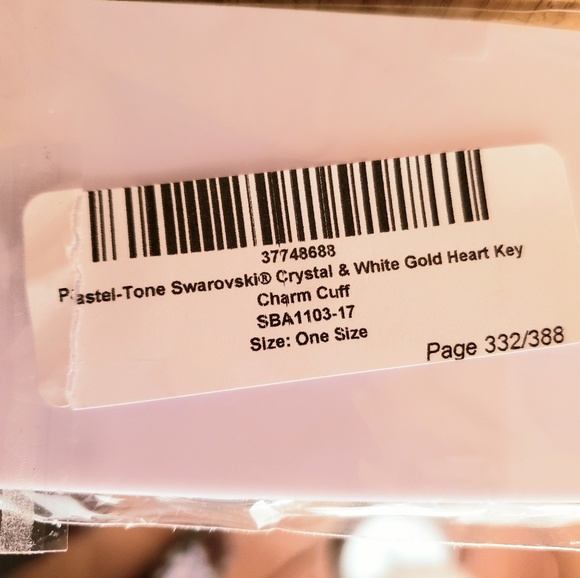 Cuff Bracelet w/Swaroski Crystals - Picture 5 of 5